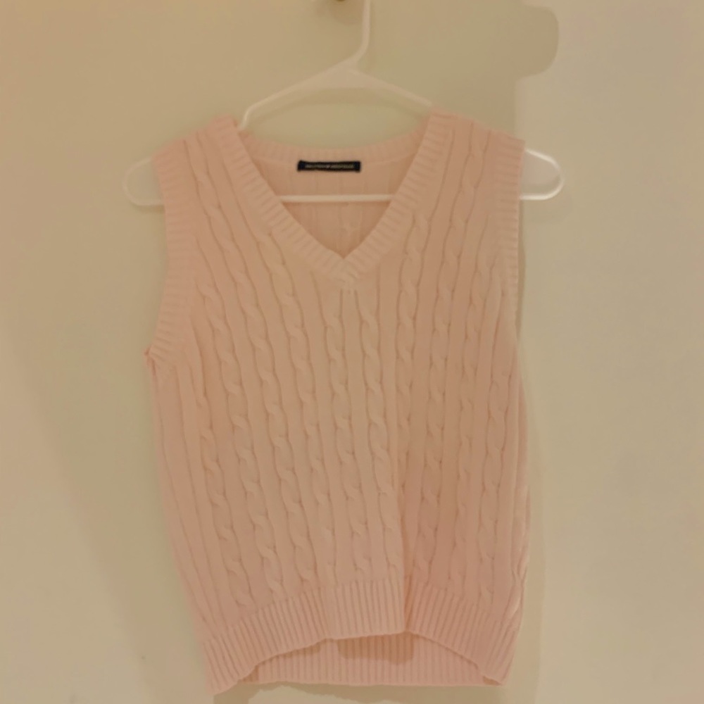 pink brandy melville sweater vest🤍